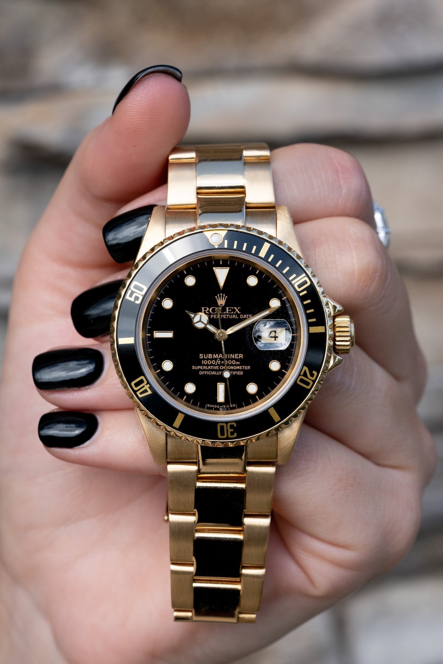 Selfika™ Men's Submariner Gold and Black Watch 116610LN