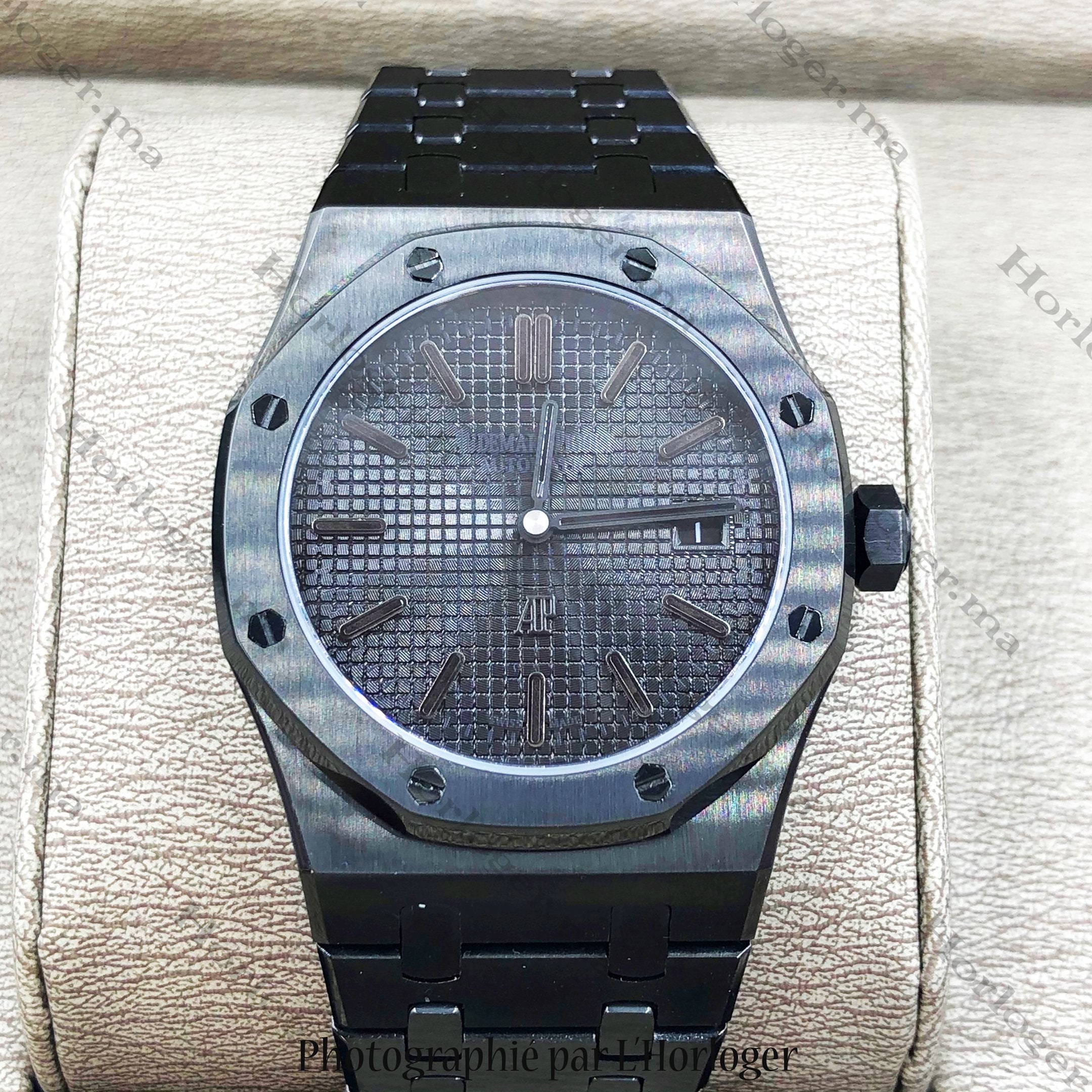 Selfika™ Men's Slim Full Black Automatic Watch