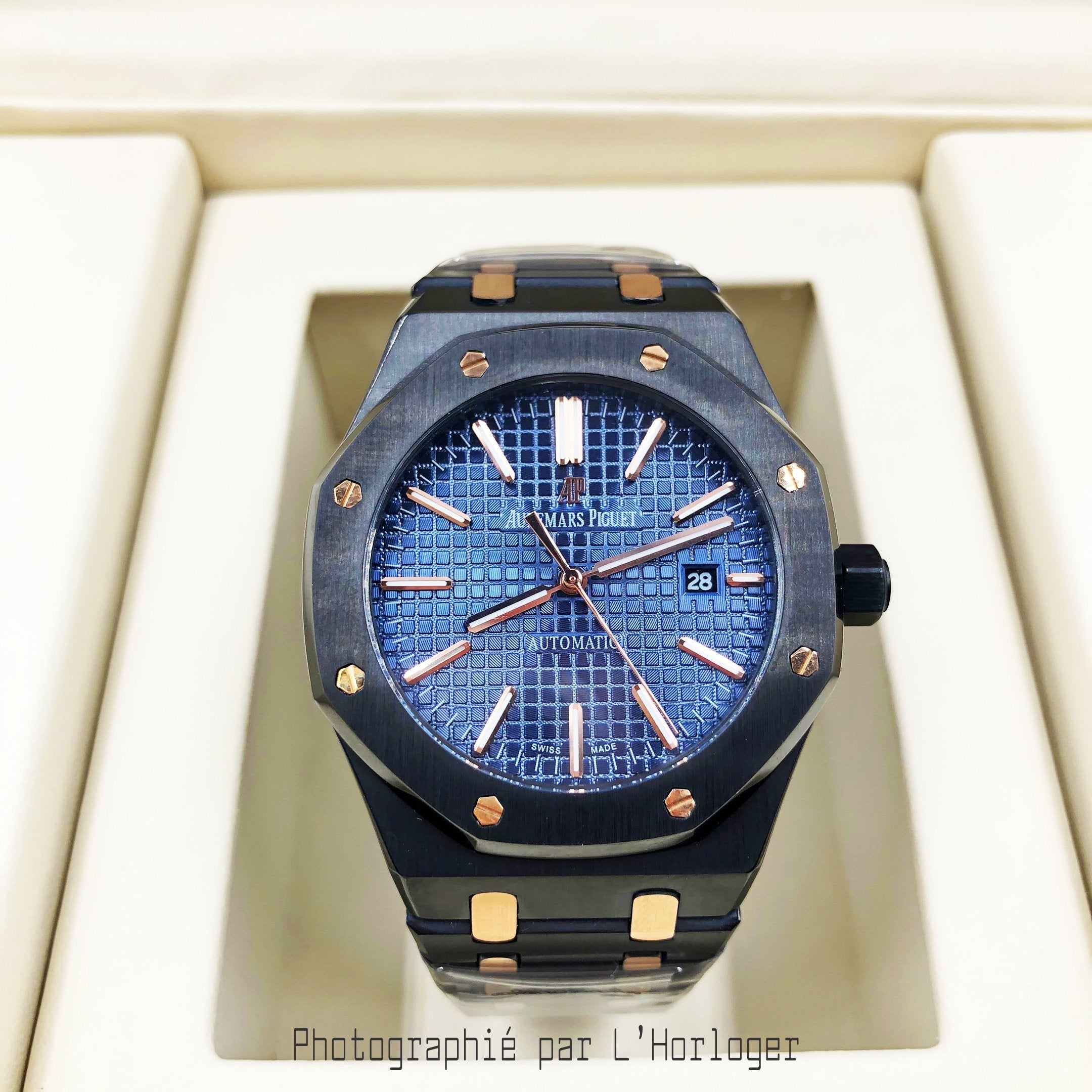 Selfika™ Men's Automatic 1.6 in Luxury Watch H57528