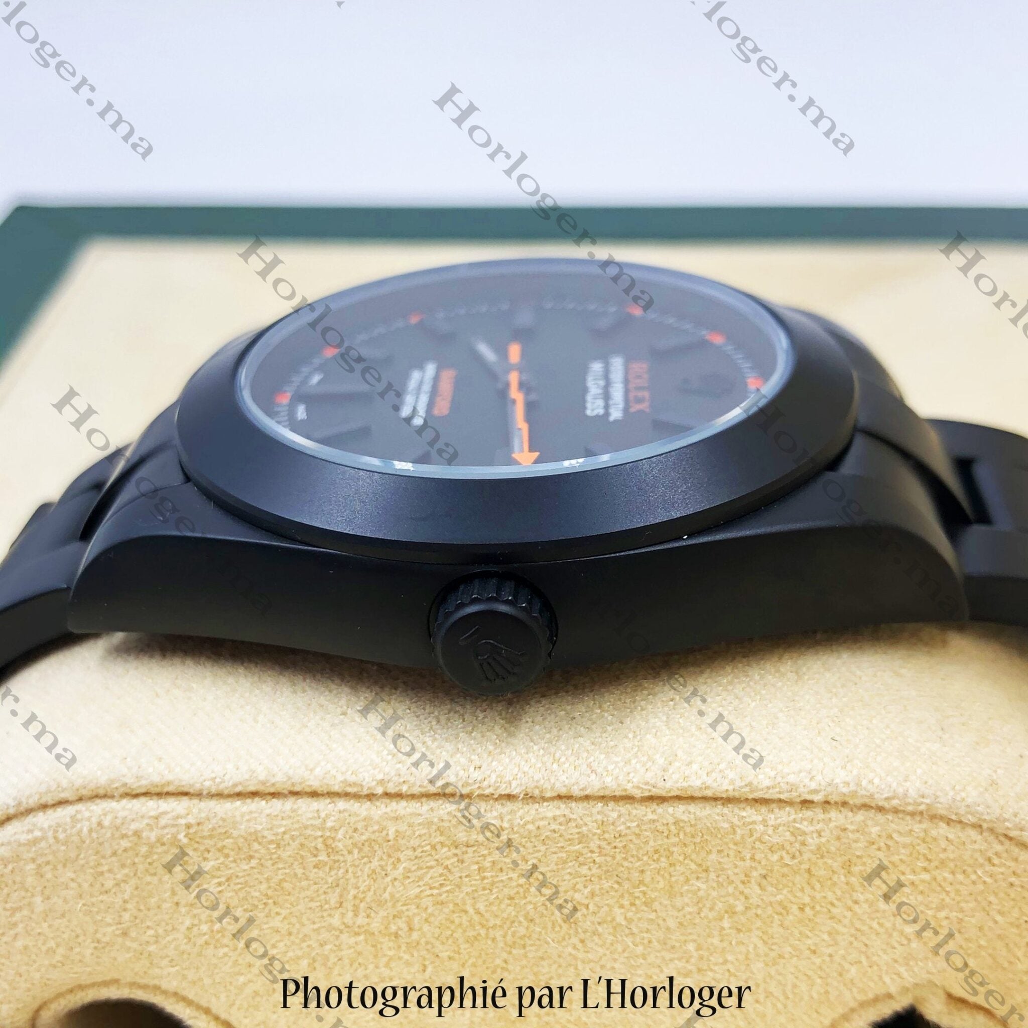 Selfika™ Men's Automatic Carbon Watch Black 1.6 in